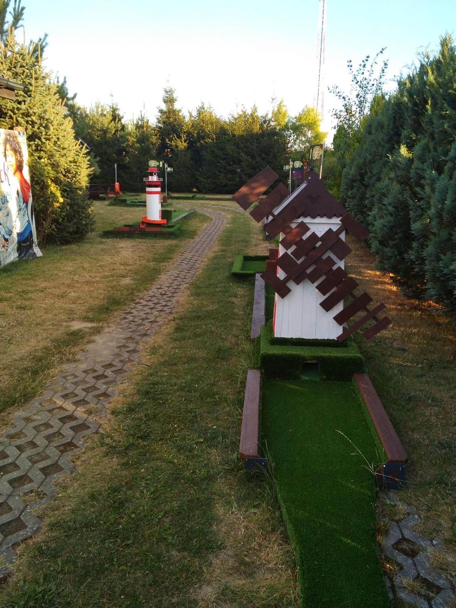 Domki Kapitanskie Z Prywatnym Polem Do Gry W Mini Golf Rewal Exterior photo